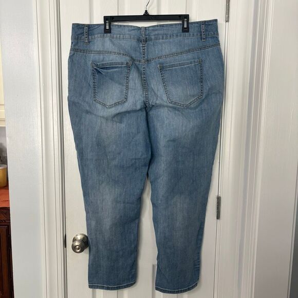 Lane Bryant Women’s Plus Size 22 Straight Leg Jeans Medium Wash Stretch Cotton - Picture 2 of 7